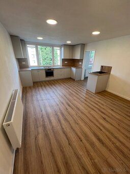 🏡 PREDÁM 2-IZBOVÝ BYT KOMPLETNE PREROBENÝ 🏡
💰 Cena: 49 900 €