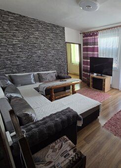 Predam pekný,veľký a veľmi zachovalý 3 izbový byt na ulici k
