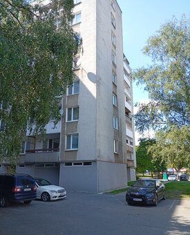 Predam pekný,veľký a veľmi zachovalý 3 izbový byt na ulici k