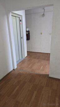 Ponúkam na predaj priestranný 3-izbový byt o výmere 78 m², n