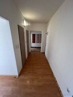 🏡PRIESTRANNÝ 3-IZBOVÝ BYT PO KOMPLETNEJ REKONŠTRUKCII 🏡
💰 Ce