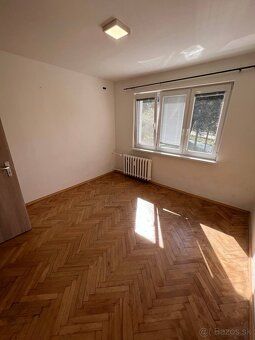 🏡PRIESTRANNÝ 3-IZBOVÝ BYT PO KOMPLETNEJ REKONŠTRUKCII 🏡
💰 Ce