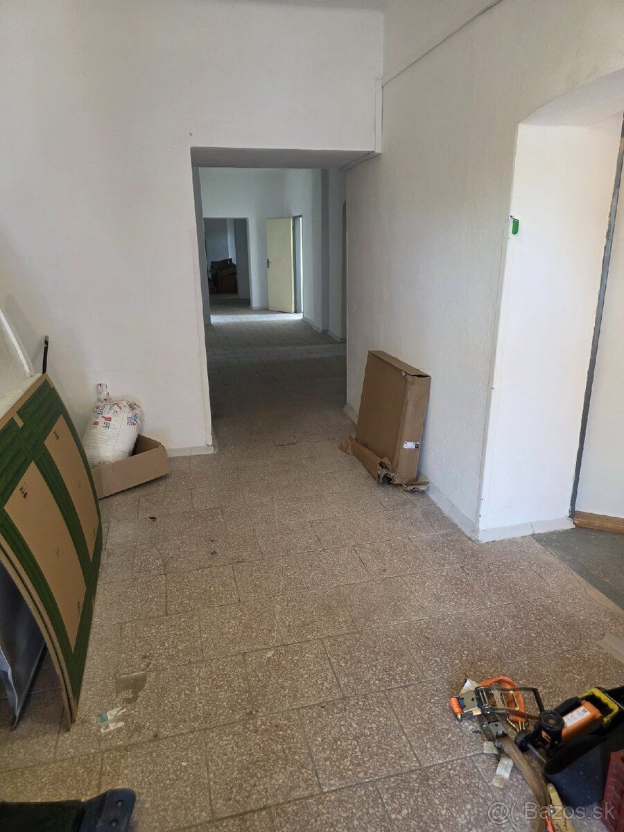 Ponukam priestory 40 25 ,20 ,15 m na uskladnenie vlastny are