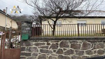 Predám rodinný dom vhodný aj ako stavebný pozemok vo Fiľakov