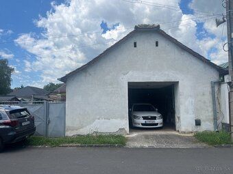 Predám rodinný dom vhodný aj ako stavebný pozemok vo Fiľakov