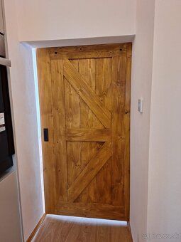 Popis nehnuteľnosti Tento vynikajúci apartmán sa nachádza na