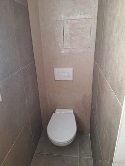 Popis nehnuteľnosti Tento vynikajúci apartmán sa nachádza na