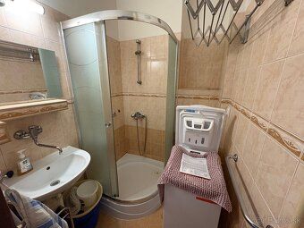 Ponúkame na predaj priestranný a svetlý 3-izbový byt v obľúb