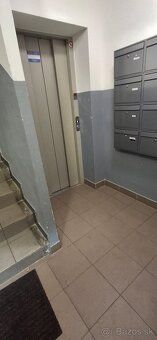Priestranný a tichý 2,5-izbový byt (68 m²) v TOP lokalite Ru