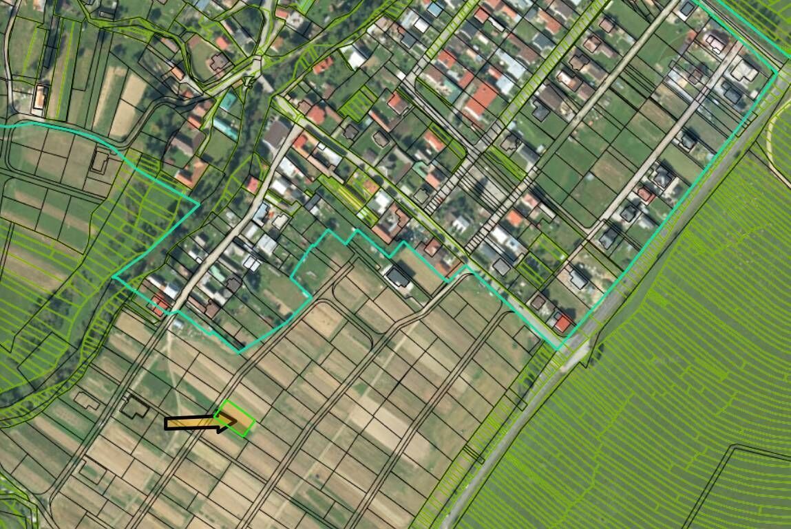 Ponúkame na predaj slnečný a rovinatý pozemok s výmerou 607 