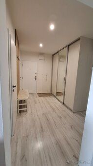 Na prenájom ponúkam krásny, moderne zariadený veľký 3‑izbový