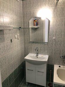 Ponúkam na dlhodobý prenájom čiastočne zariadený 1 izbový by
