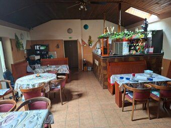 Na prenajom nachadza sa v Sastin-Straze na hlavnej ceste sme