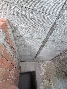 🏡 RODINNÝ DOM S VEĽKÝM POZEMKOM 2 078 m² V OBCI SKLENÉ – 55 
