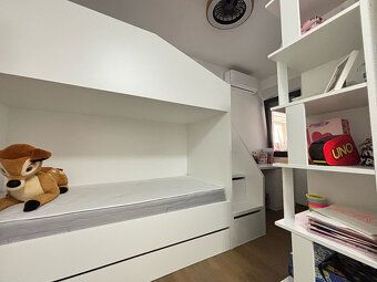 LaHoREAL.eu ponáka na predaj trojizbový zariadený apartmán s