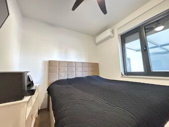 LaHoREAL.eu ponáka na predaj trojizbový zariadený apartmán s