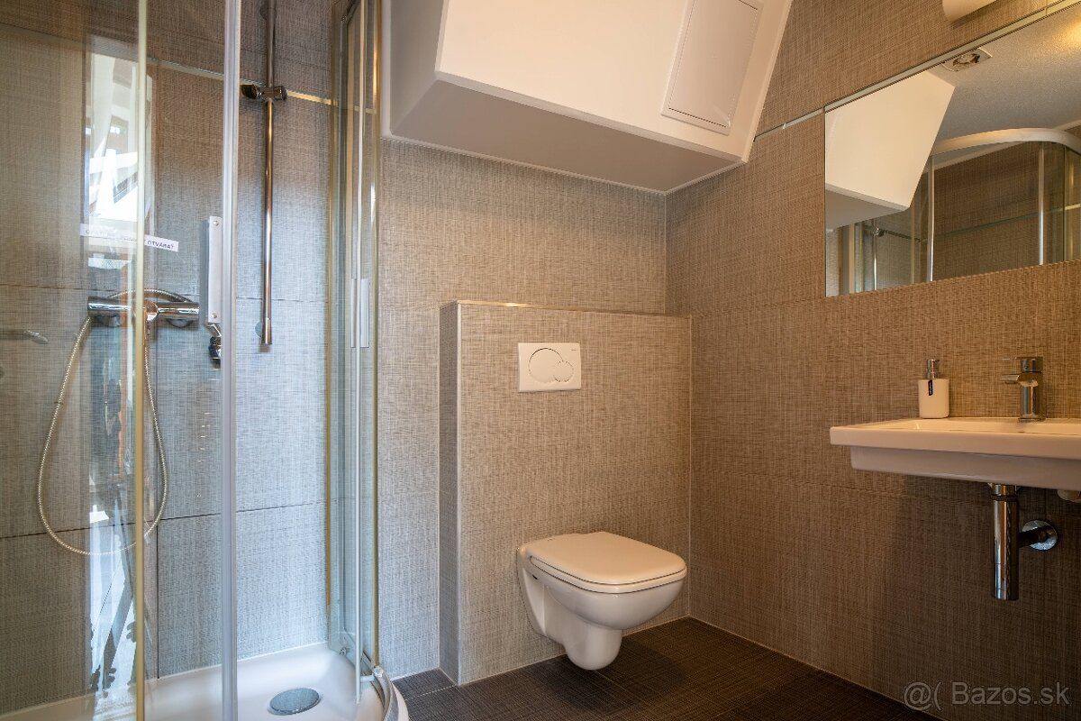 Tento veľký, jednopodlažný apartmán po kompletnej rekonštruk