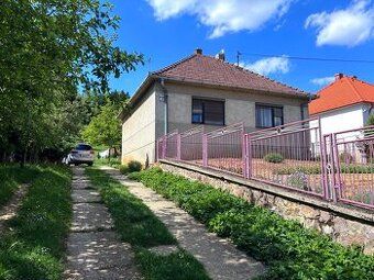 Na predaj rodinny dom v Smoleniciach 5 izieb výhľad na zámok