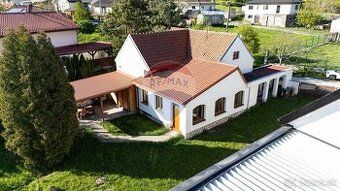 Na predaj rodinny dom v Smoleniciach 5 izieb výhľad na zámok