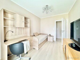 Realitná kancelária RE/MAX ponúka na prenájom exkluzívny 3-i