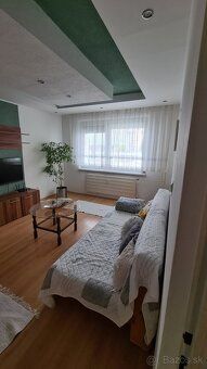 Predám 4 izbový byt s výmerou 73m² na 3.poschodí na sídlisku