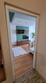 Predám 4 izbový byt s výmerou 73m² na 3.poschodí na sídlisku