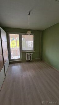 Predám 4 izbový byt s výmerou 73m² na 3.poschodí na sídlisku
