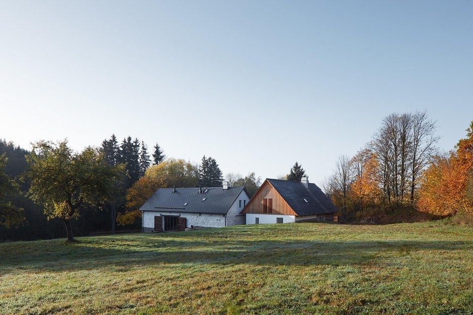 K u p i m GAZDOVSTVO, hospodársku usadlosť s domom a prísluš