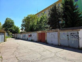 • Hľadáte bezpečné miesto pre svoje auto alebo motorku, príp