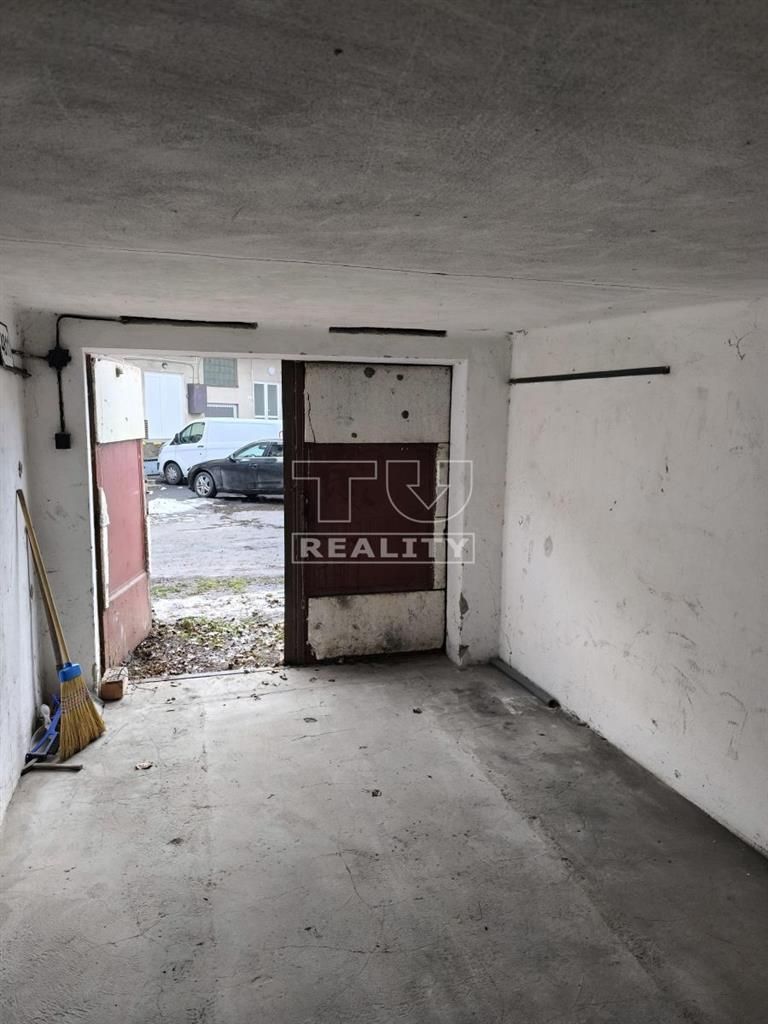 • Hľadáte bezpečné miesto pre svoje auto alebo motorku, príp