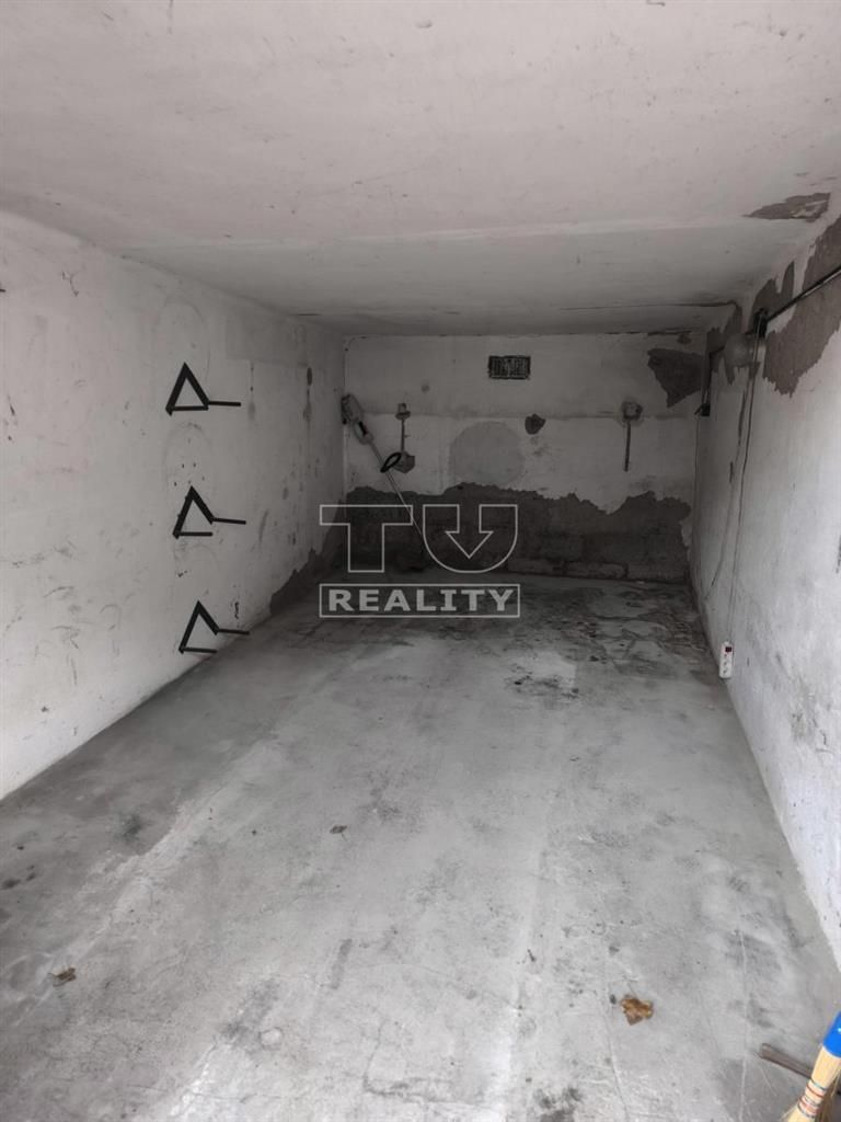 • Hľadáte bezpečné miesto pre svoje auto alebo motorku, príp