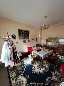 Ponúkame na predaj rodinný dom nachádzajúci sa v meste Šamor