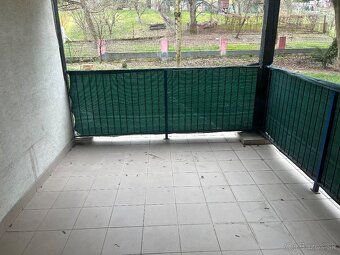 Ponukam na prenajom tento byt na prízemí,45 n2 max. Pre 2 os