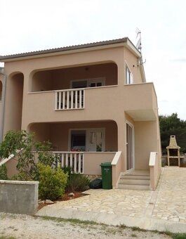 DADOT ponúka na predaj apartmán na 1. poschodí a pozostáva z