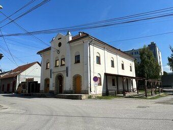 Dám do prenájmu budovu s garážami ,skladové priestory v Tvrd