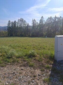 Ponúkame na predaj stavebný pozemok o výmere 1031 m 2 v obci