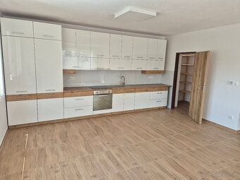 Prenajmem nový 114m2 byt v Rabči 300m od centra: Hlavná 504.