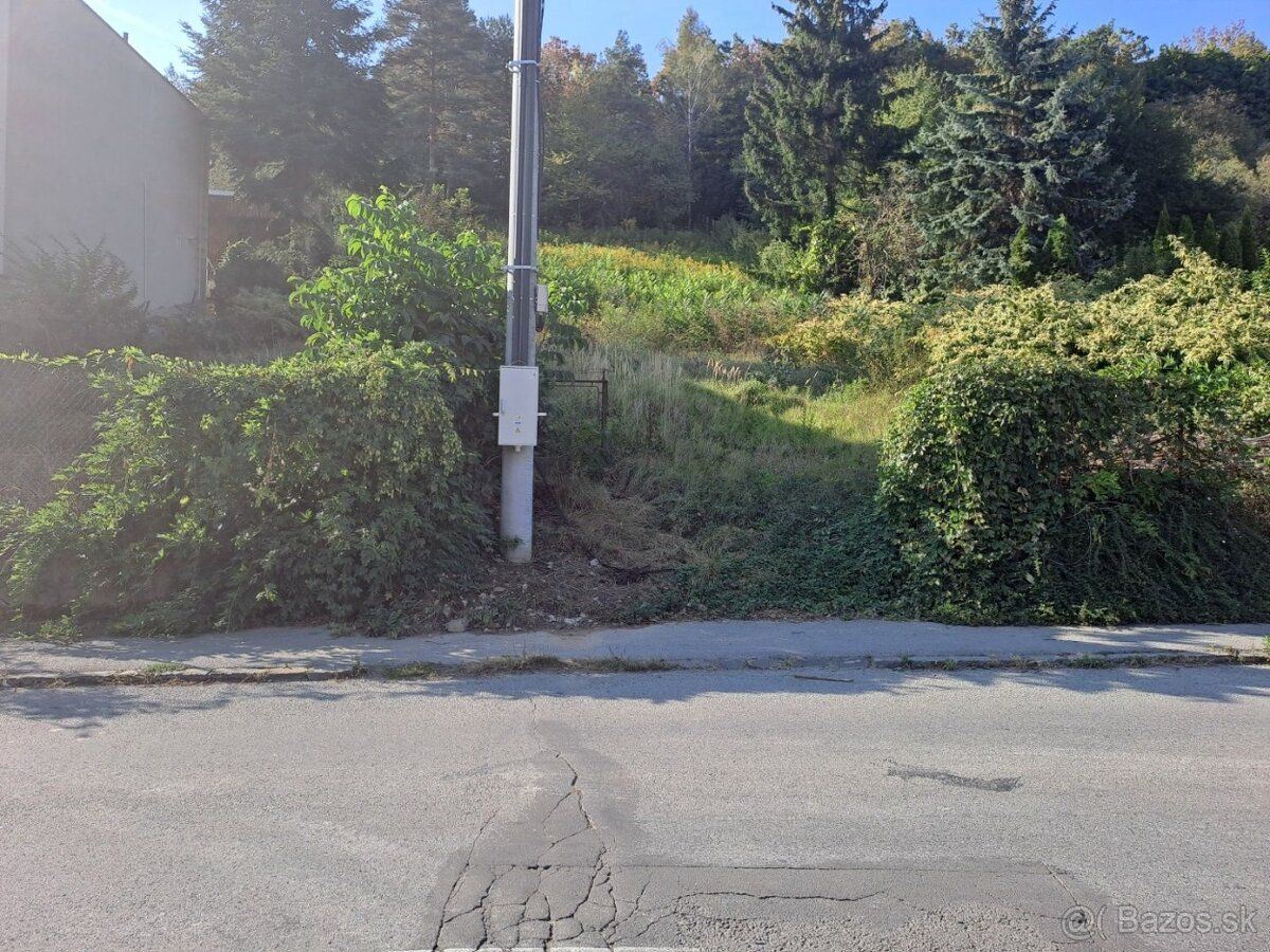Na predaj jedinečný stavebný pozemok na ulici Jánošíkova v P