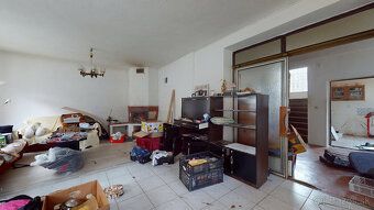 Ponúkame na predaj samostatne stojaci rodinný dom situovaný 