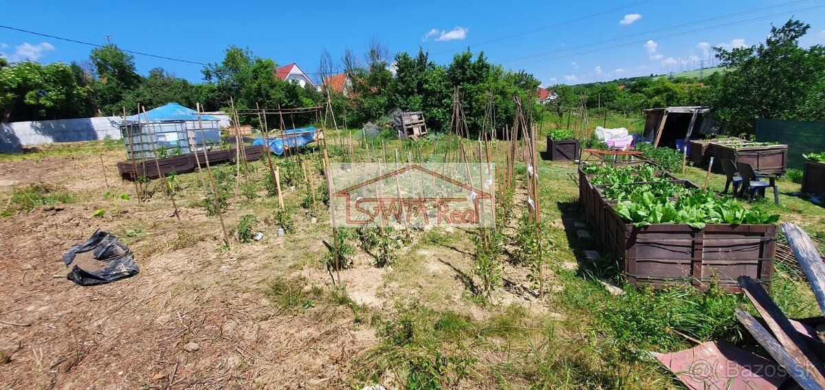 Ponúkame Vám na predaj pozemok vhodný na rekreačné účely, vý