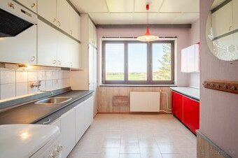 RADO Reality vám ponúka na predaj pozemok v obci Prievaly.
T