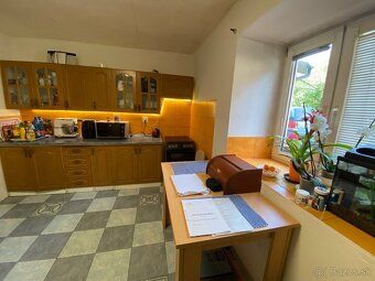 🏡 Rodinný dom na predaj – Handlová (časť dvojdomu)
Realitná 