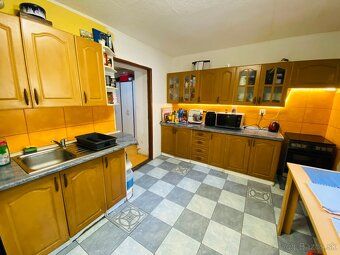 🏡 Rodinný dom na predaj – Handlová (časť dvojdomu)
Realitná 