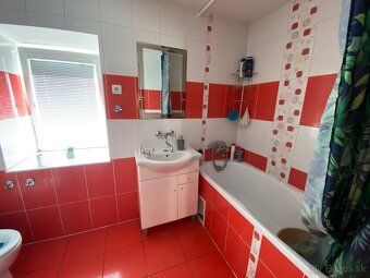 🏡 Rodinný dom na predaj – Handlová (časť dvojdomu)
Realitná 