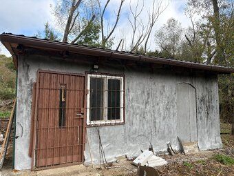 Chata na predaj – Dúbrava (Prašník), pozemok 721 m², IS, krá