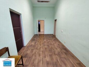 Ponuka prenájmu kancelárie v centre mesta Nové Zámky, budova