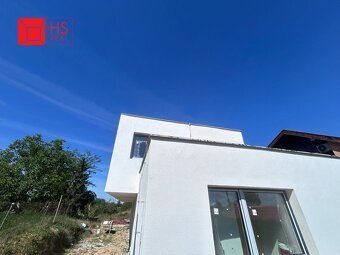 Moderný rodinný dom v Radave – novostavba s priestorom pre v