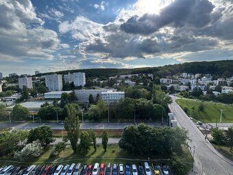 Predaj garáže vrátane pozemku pod garážou o výmere 19m2 na P
