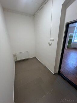 Ponúkame na prenájom obchodný priestor o výmere 45 m², vhodn