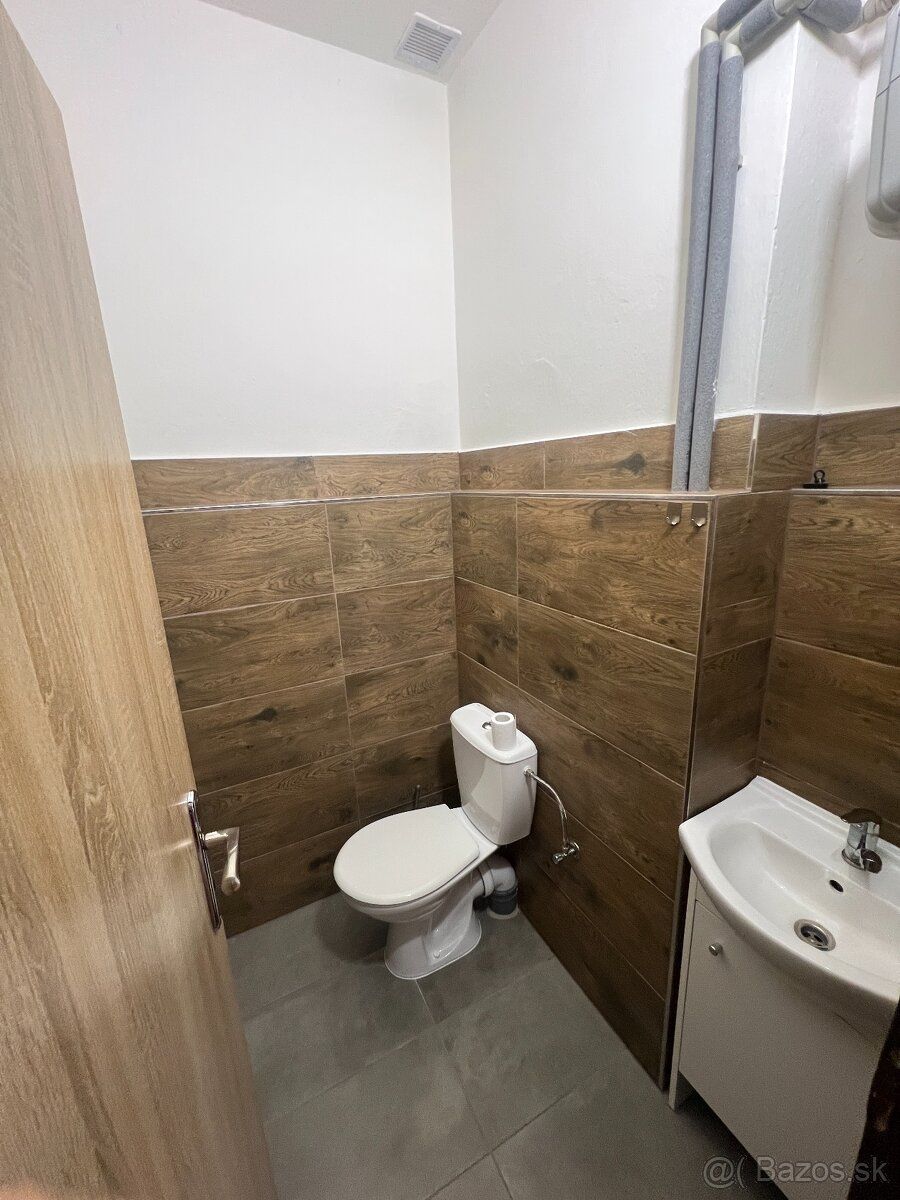 Ponúkame na prenájom obchodný priestor o výmere 45 m², vhodn